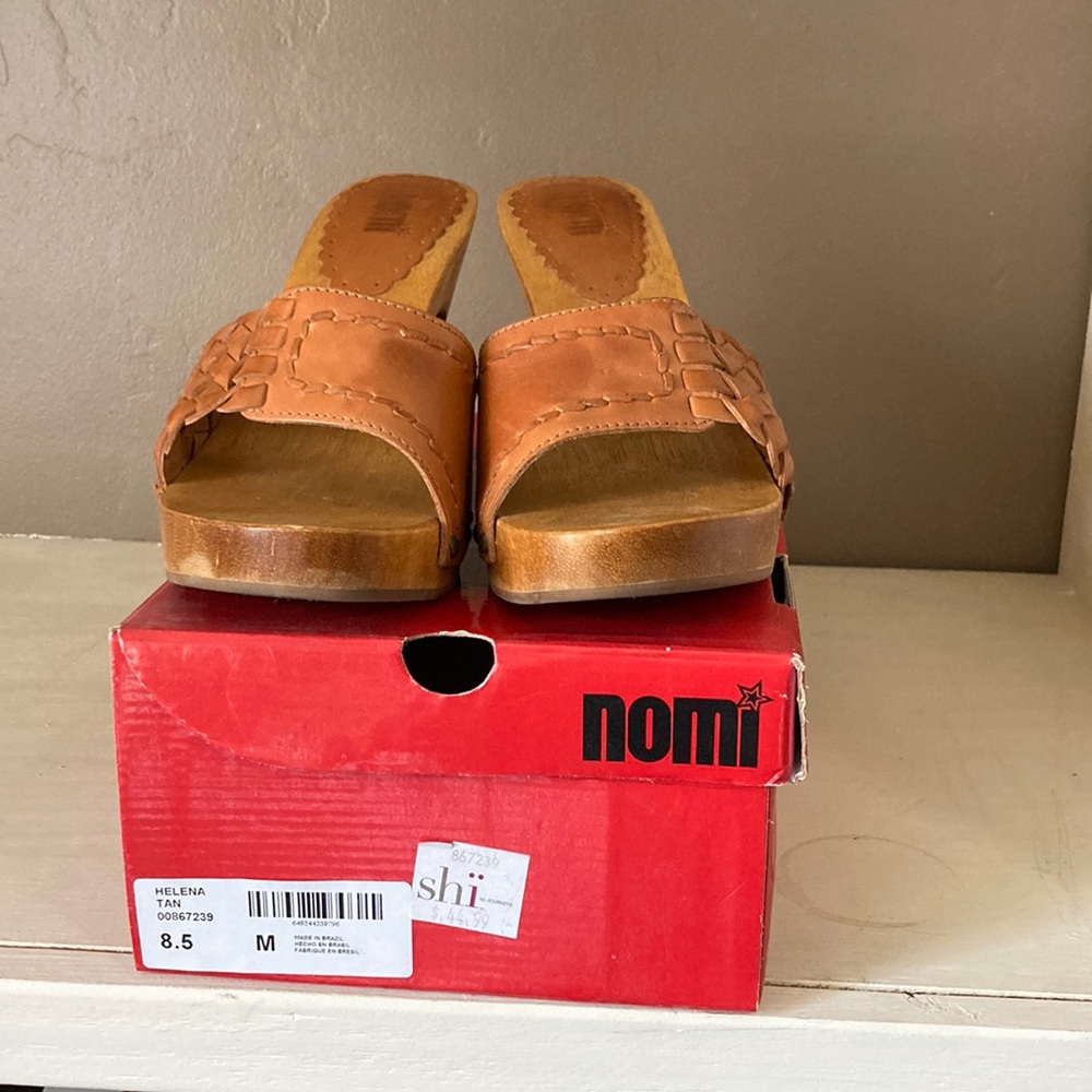 Leather sandals